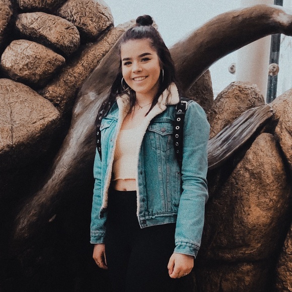 Meet your Posher, Julia - Picture 1 of 1